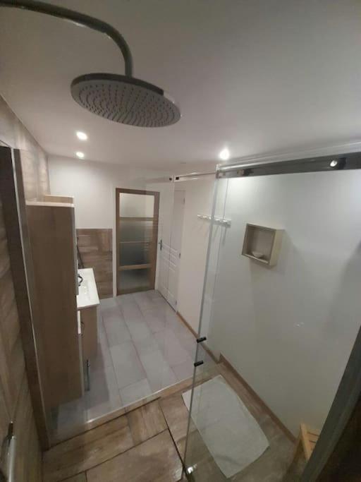 Appartement Spacieux &Tres Calme. Spacious & Very Quiet Apartment. Carros Zewnętrze zdjęcie