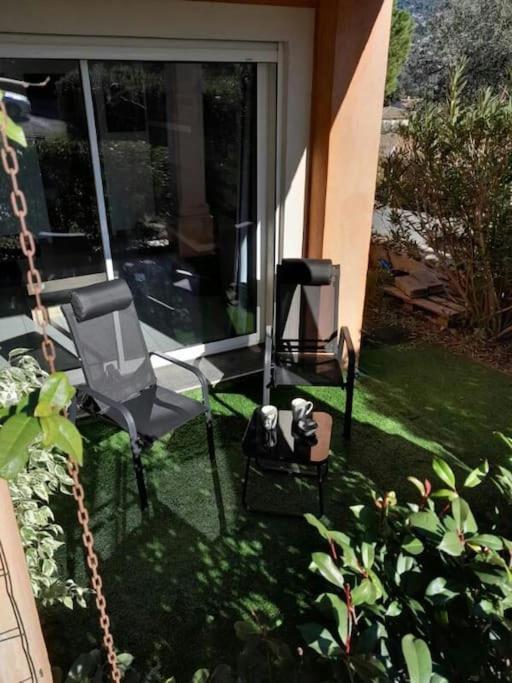 Appartement Spacieux &Tres Calme. Spacious & Very Quiet Apartment. Carros Zewnętrze zdjęcie