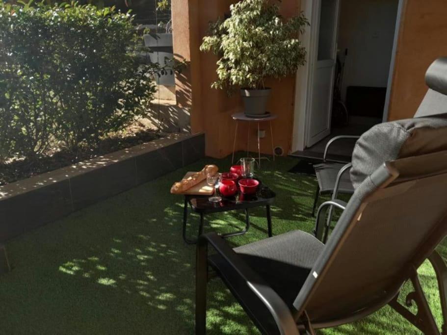 Appartement Spacieux &Tres Calme. Spacious & Very Quiet Apartment. Carros Zewnętrze zdjęcie