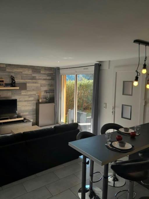 Appartement Spacieux &Tres Calme. Spacious & Very Quiet Apartment. Carros Zewnętrze zdjęcie