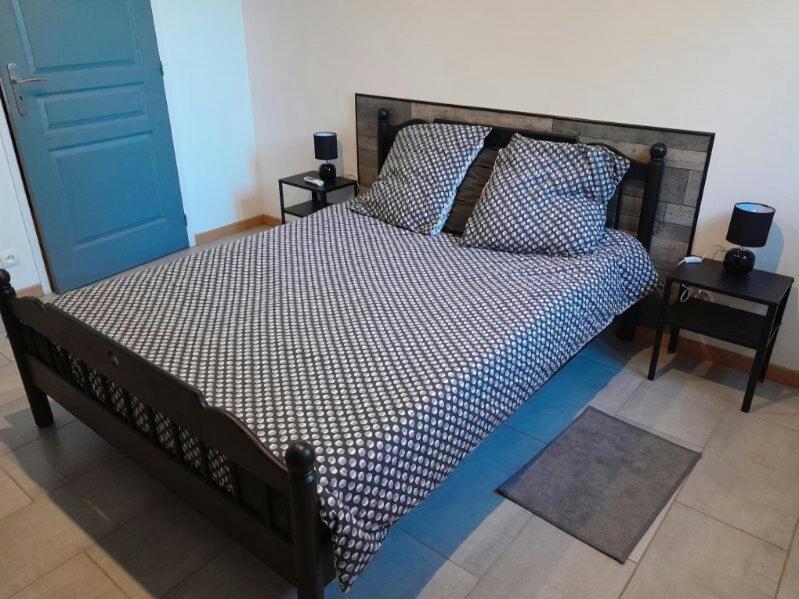Appartement Spacieux &Tres Calme. Spacious & Very Quiet Apartment. Carros Zewnętrze zdjęcie