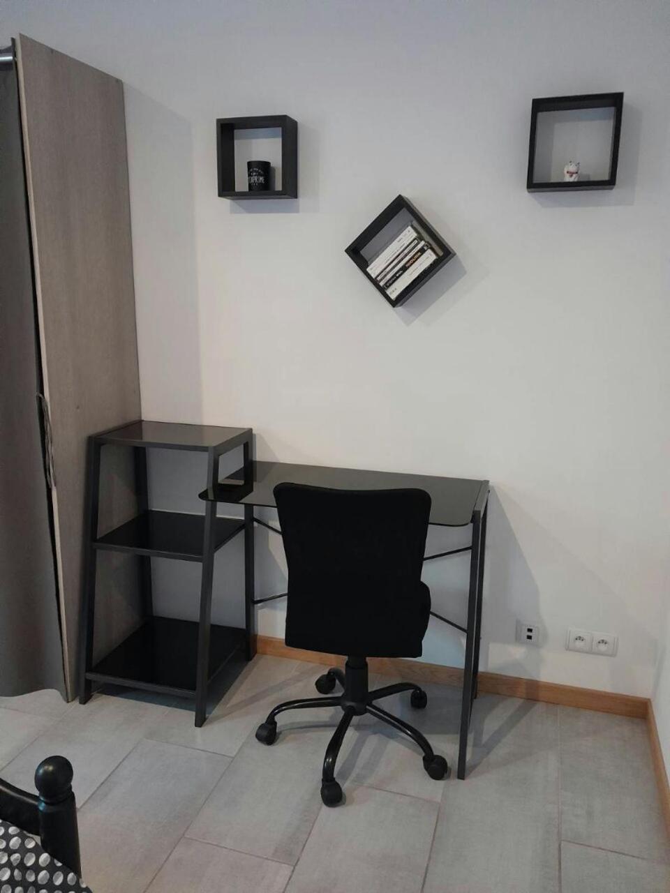 Appartement Spacieux &Tres Calme. Spacious & Very Quiet Apartment. Carros Zewnętrze zdjęcie